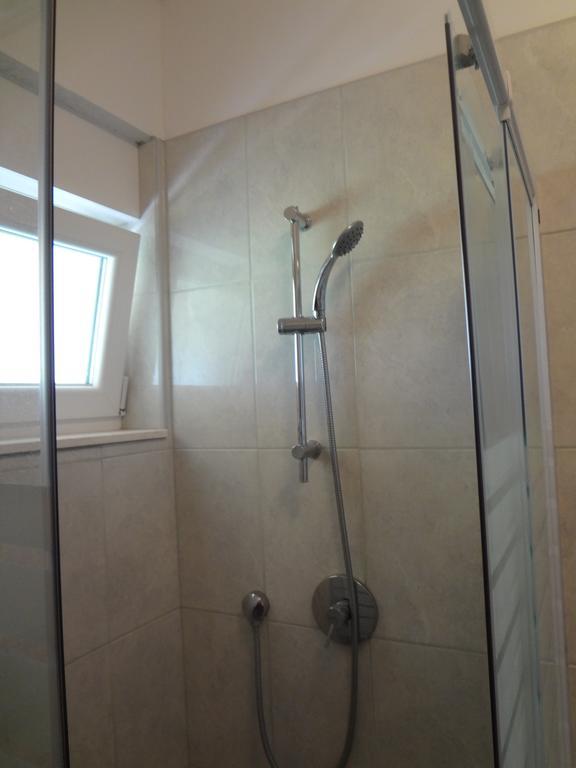 Apartments Franov Bibinje Bilik gambar