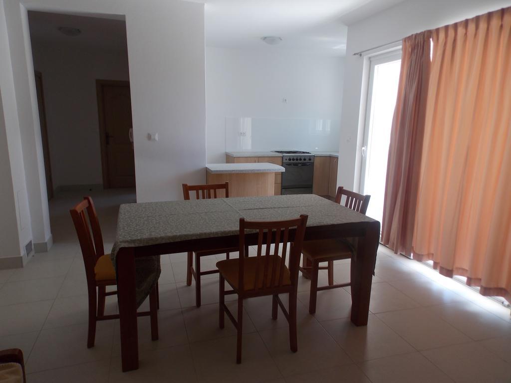 Apartments Franov Bibinje Bilik gambar