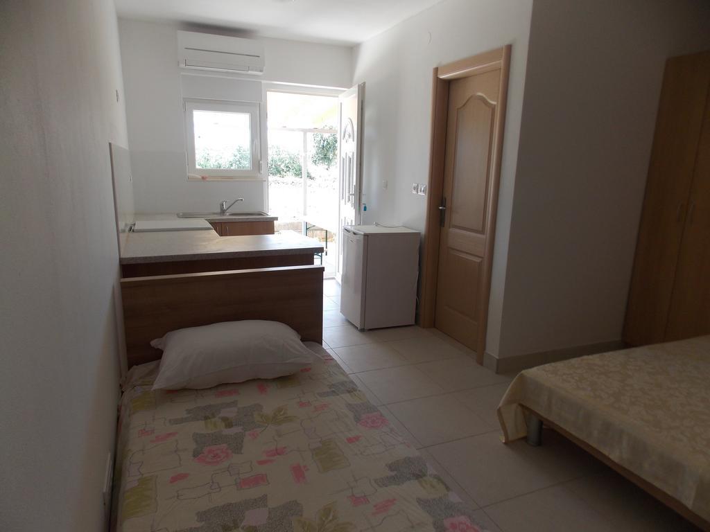 Apartments Franov Bibinje Bilik gambar