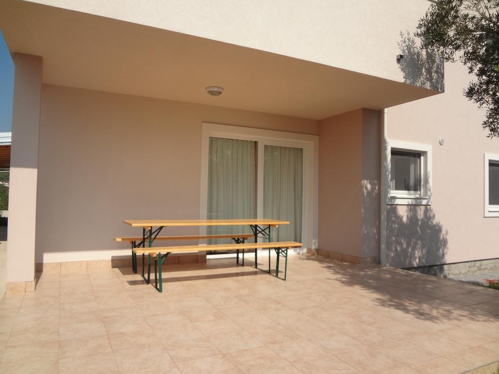 Apartments Franov Bibinje Bilik gambar