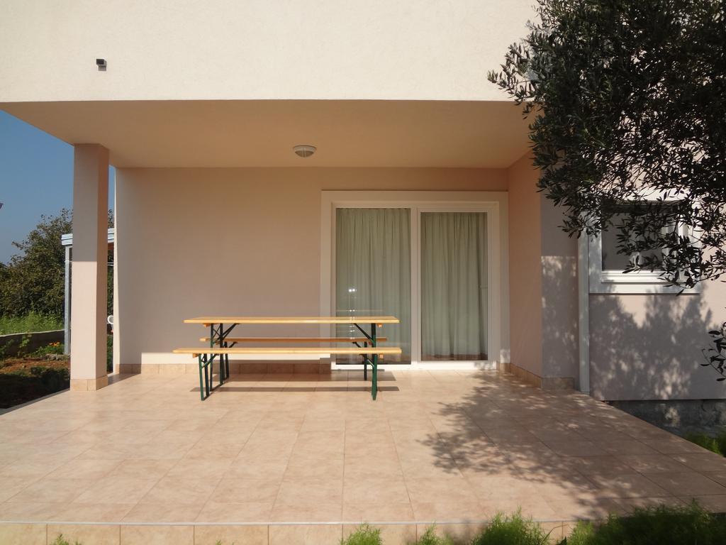 Apartments Franov Bibinje Bilik gambar