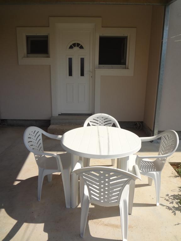 Apartments Franov Bibinje Bilik gambar